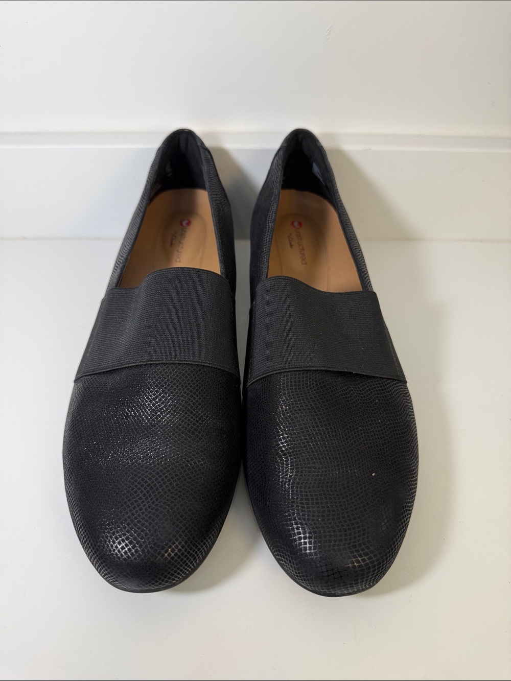 Clarks Women’s Un Blush Lo Black Slip-On Loafers - Size 9